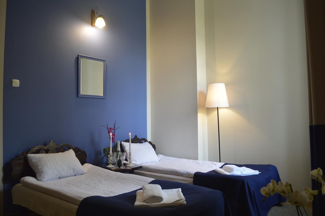 Hotel Ksiezycowy Dworek Kętrzyn Habitación foto